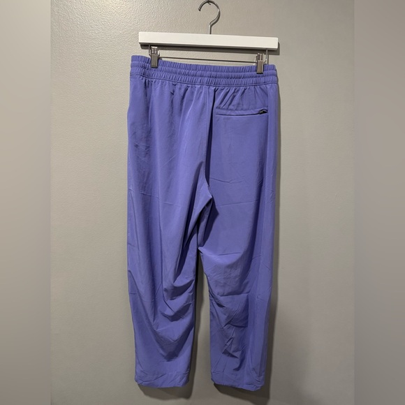 EUC Athleta Arrival Straight Leg Pant in Purple Size 8 - Picture 4 of 9